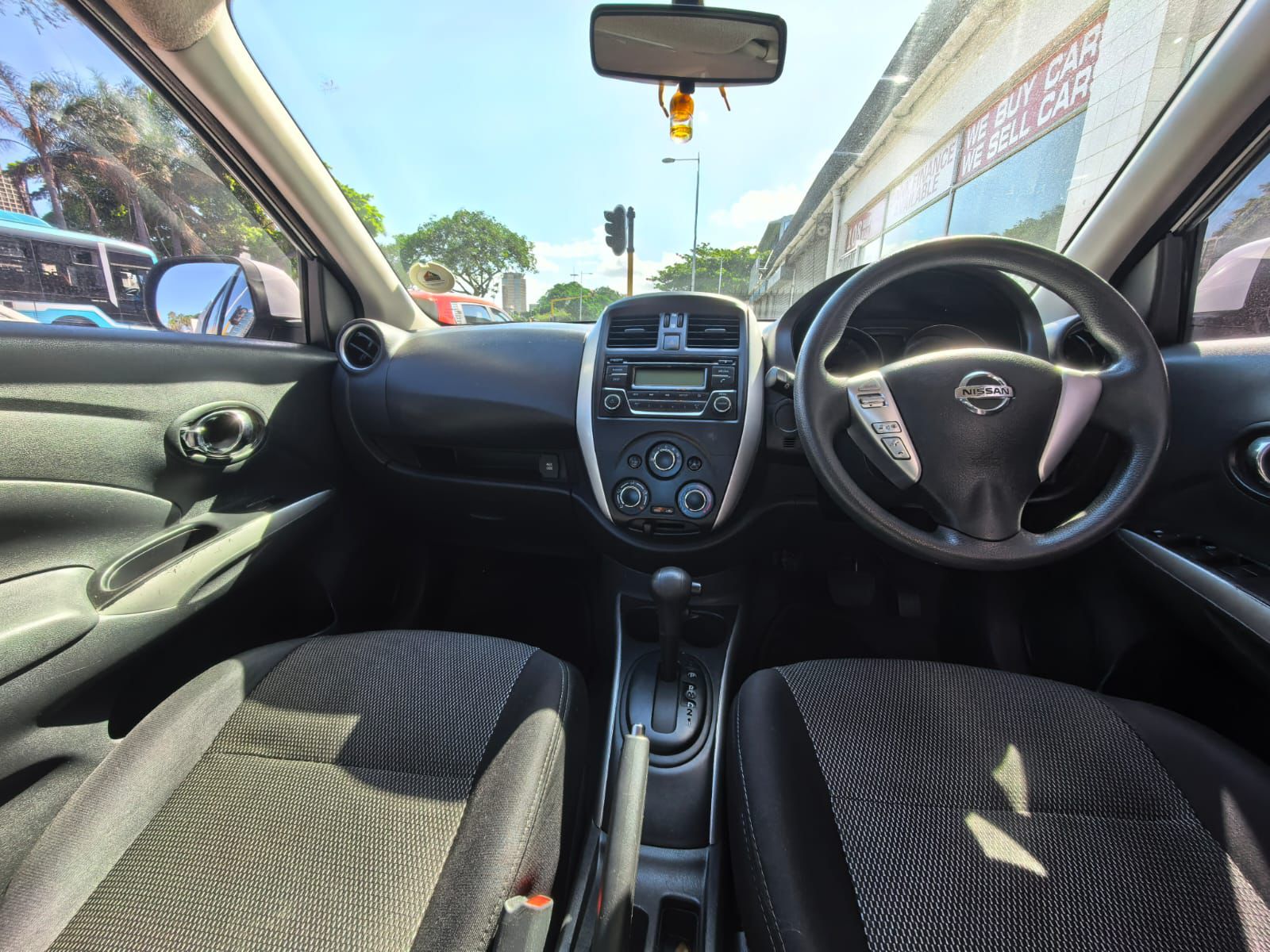 
								2021 Nissan Almera 1.5i full									