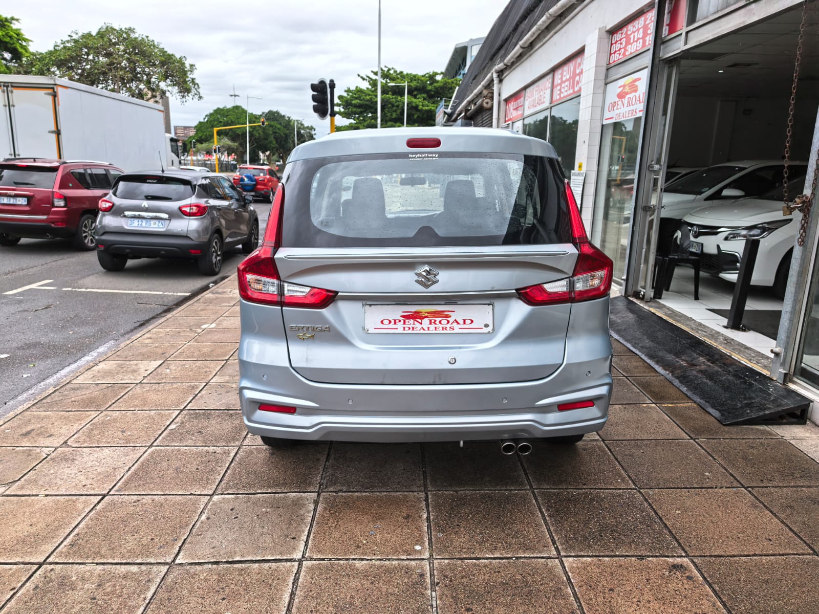
								2023 Suzuki Ertiga 1.5 GL full									