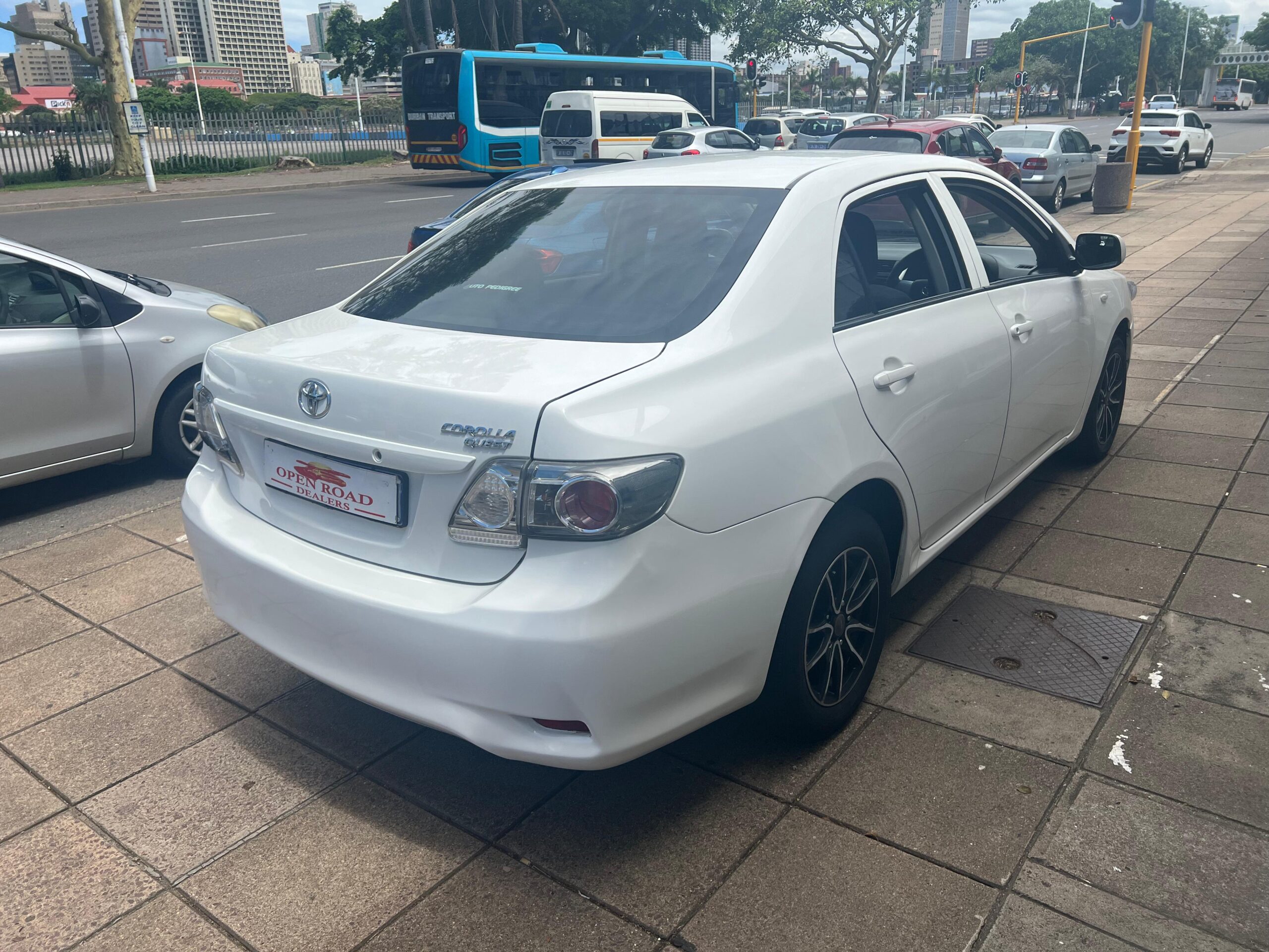 
								2019 Toyota Corola 1.6 Quest full									