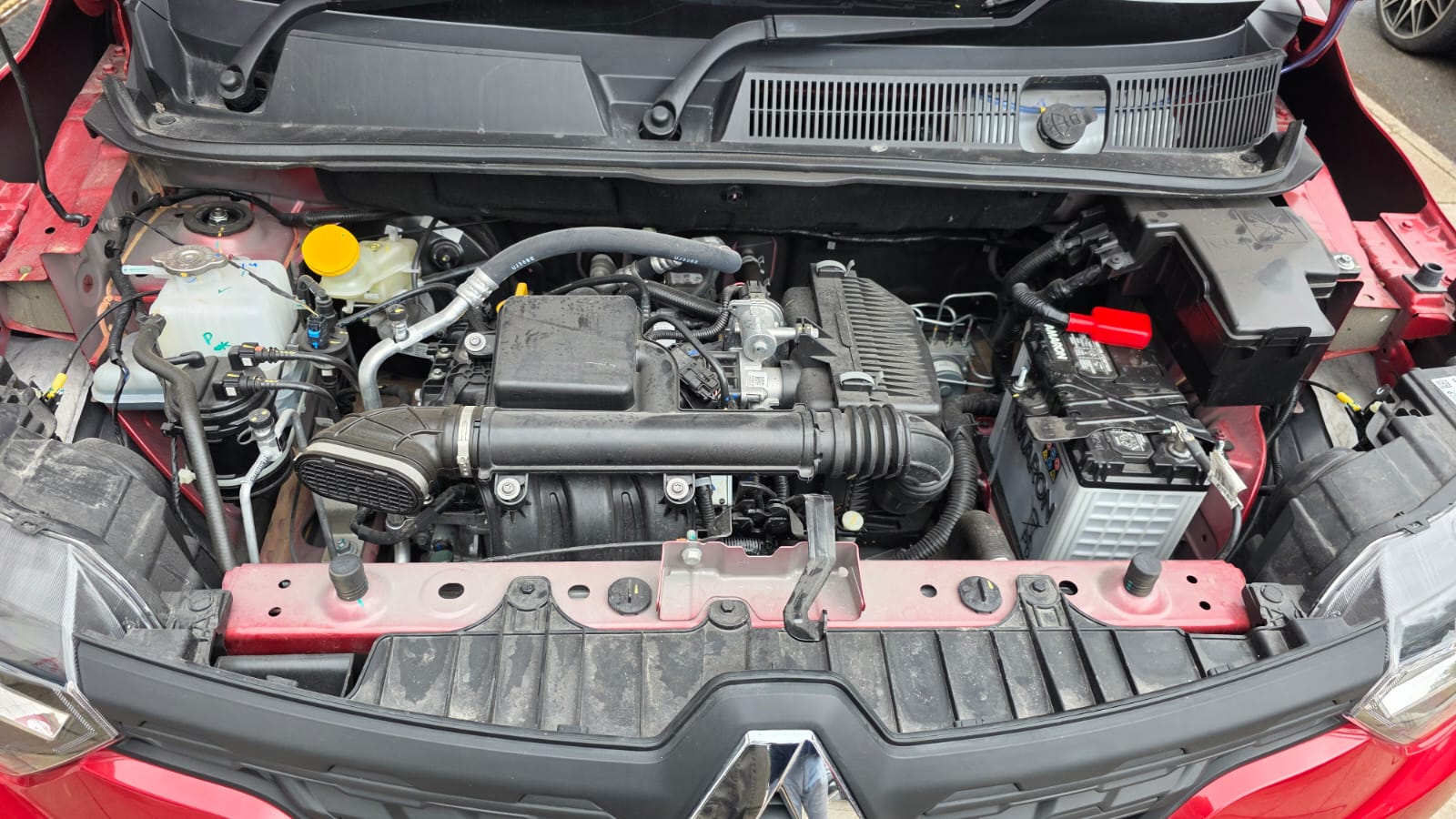 
								2025 Renault Triber 1.0 Dynamic full									