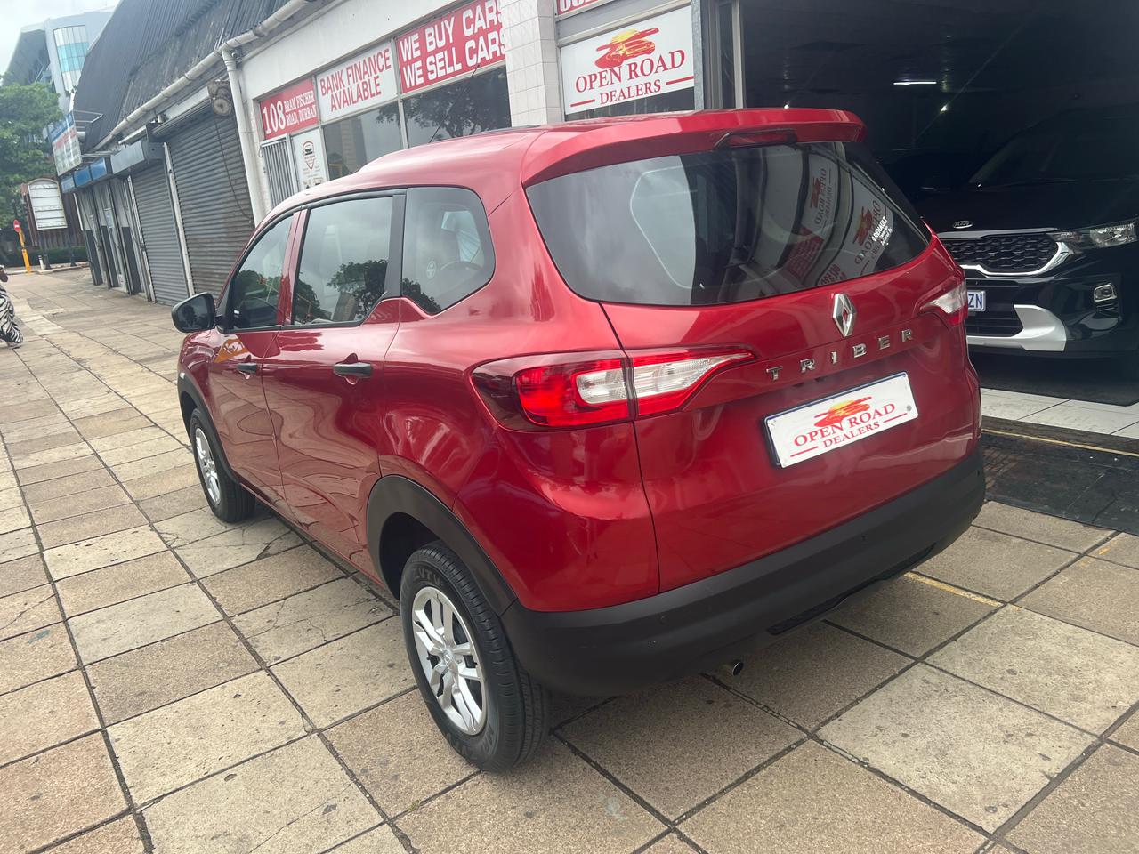 
								2025 Renault Triber 1.0 Dynamic full									