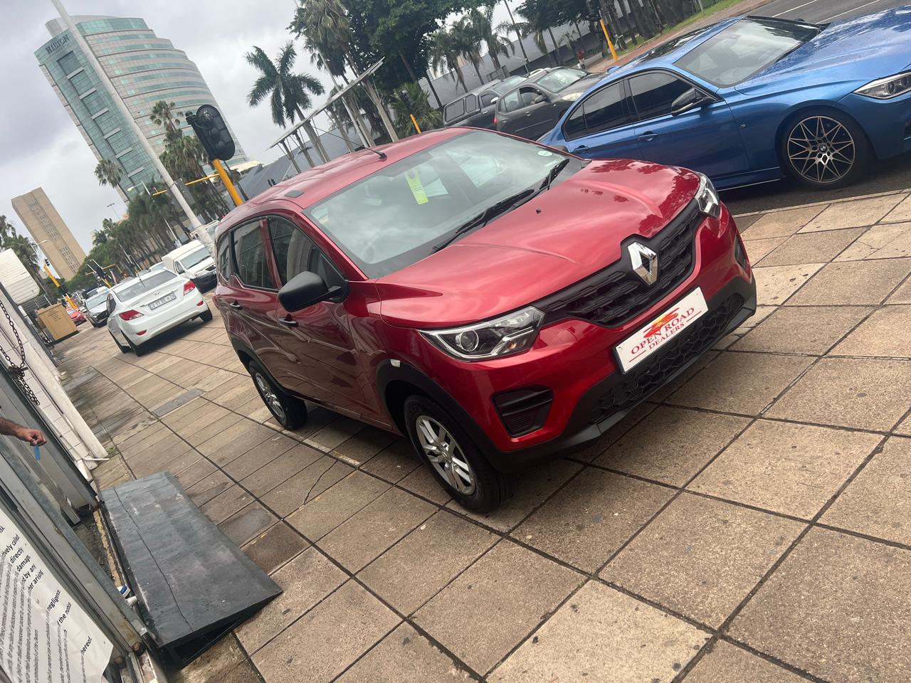 
								2025 Renault Triber 1.0 Dynamic full									