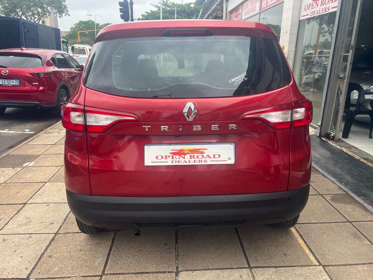 
								2025 Renault Triber 1.0 Dynamic full									