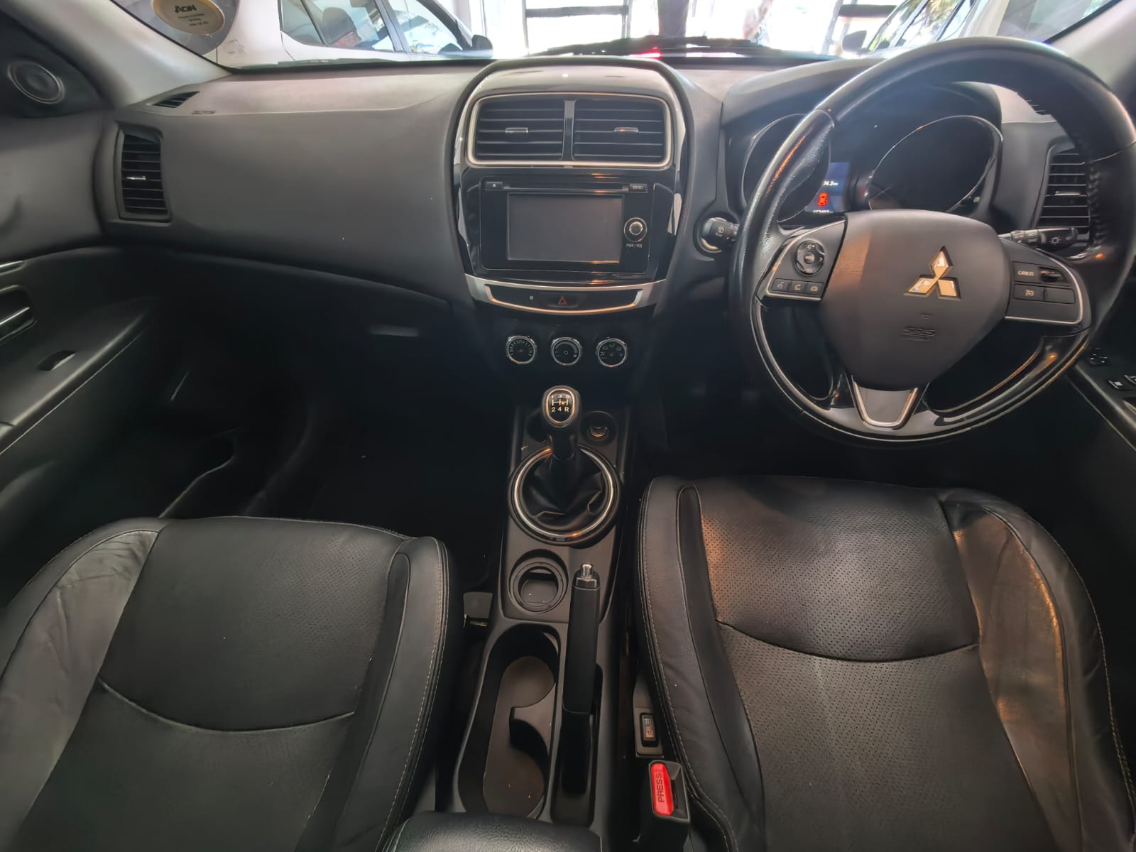 
								2015 Mitsubishi ASX 2.0 GL full									