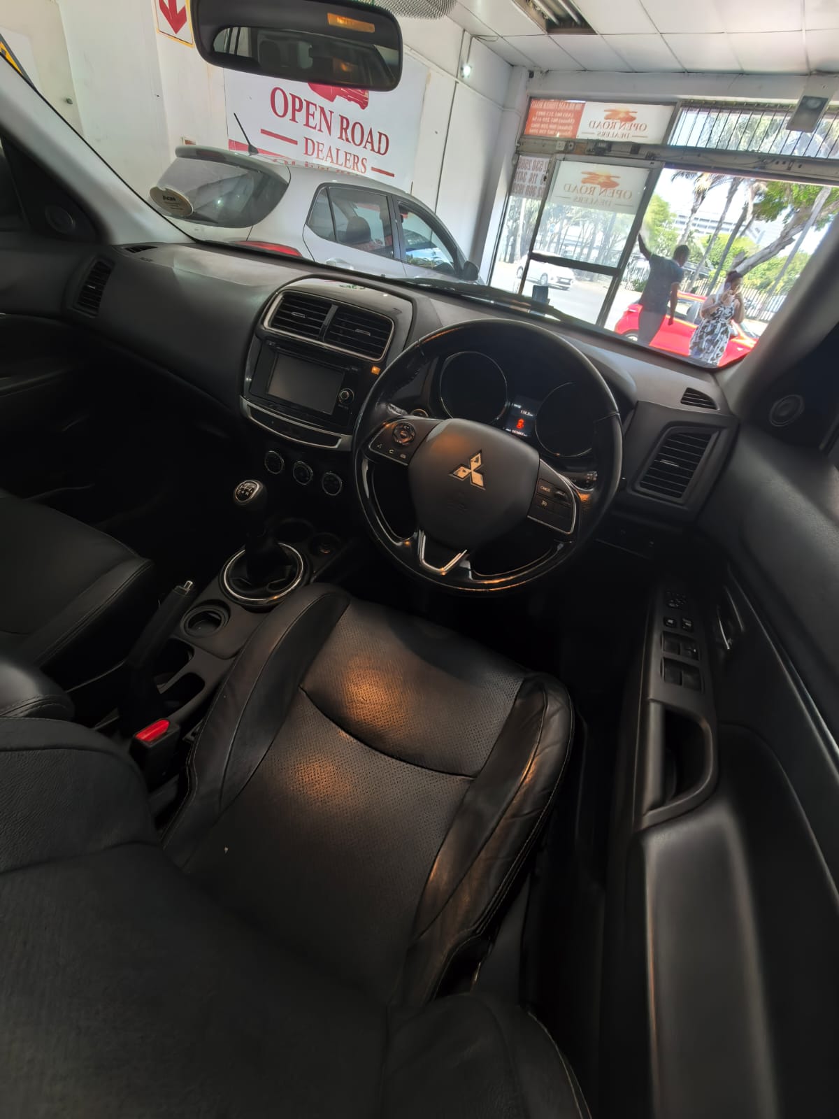 
								2015 Mitsubishi ASX 2.0 GL full									